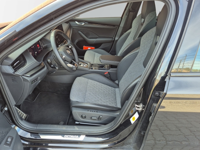Skoda - Octavia Combi Sportline 2.0 TDI DSG SHZ ACC_3