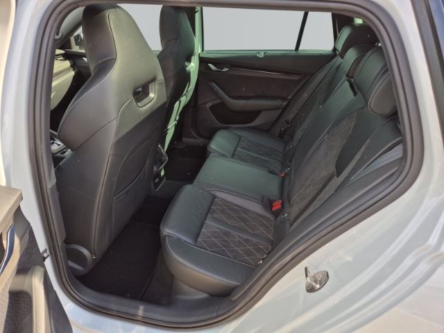 Skoda - Octavia Combi RS Plus 2,0 TDi DSG Panorama ACC LED_10
