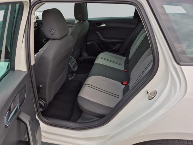 Seat - Leon ST 2,0 TDi DSG Style AHK Panorama FullLink BEATS_12