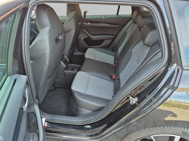 Skoda - Octavia Combi Sportline 2.0 TDI DSG SHZ ACC_10