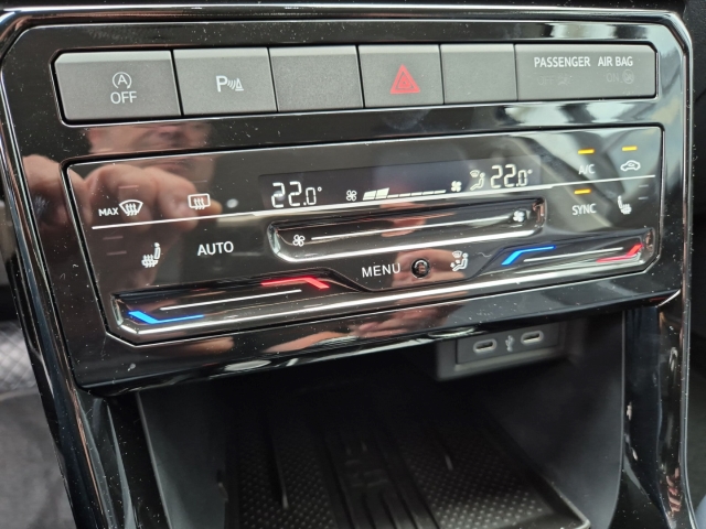 VW - T-Cross 1.0 l TSI DSG Style AHK Navi Cam IQ.Drive_21