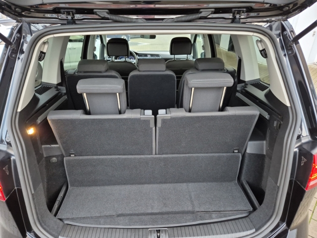 VW - Touran 1.5 TSI Highline 7-Sitzer Stdhzg LED ACC_18
