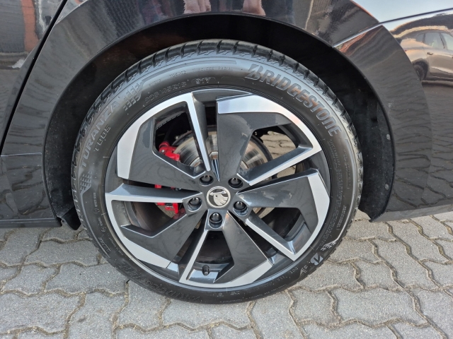 Skoda - Octavia Combi RS 2,0 TDi DSG AHK Lenkrad heizbar_16