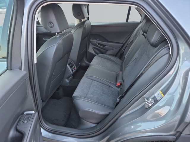 VW - T-Roc Style 1.5 eTSI DSG AHK Navi DAB Allwetter_12