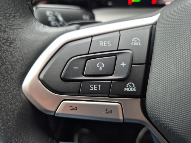 VW - Golf VIII 1.5 eTSI DSG Life HUD Allwetter Cam Navi SHZ_22