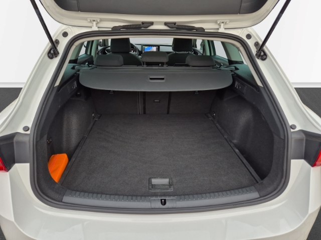 Seat - Leon ST 2,0 TDi DSG Style AHK Panorama FullLink BEATS_11