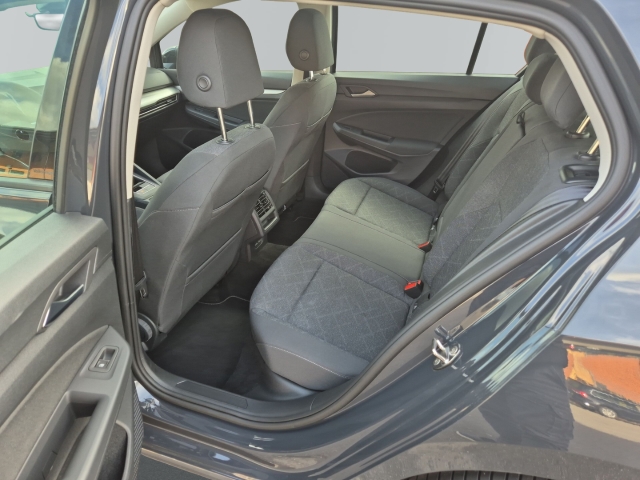 VW - Golf VIII 1,0 TSi Life ACC Navi AppConnect SHZ FrontAssist_12