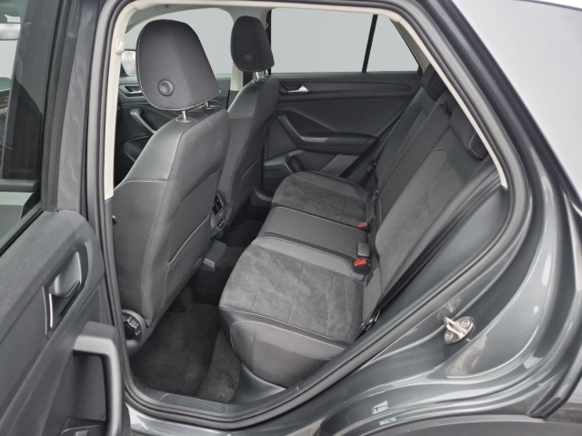 VW - T-Roc Style 1,5 TSI DSG AHK Stdhgz Massage Navi_12