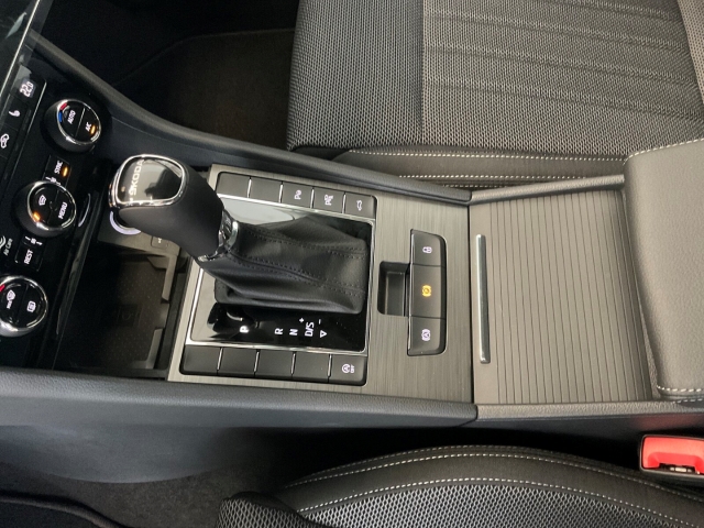 Skoda - Superb 2.0 TDI Combi Style AHK ACC Navi LaneAssist_19