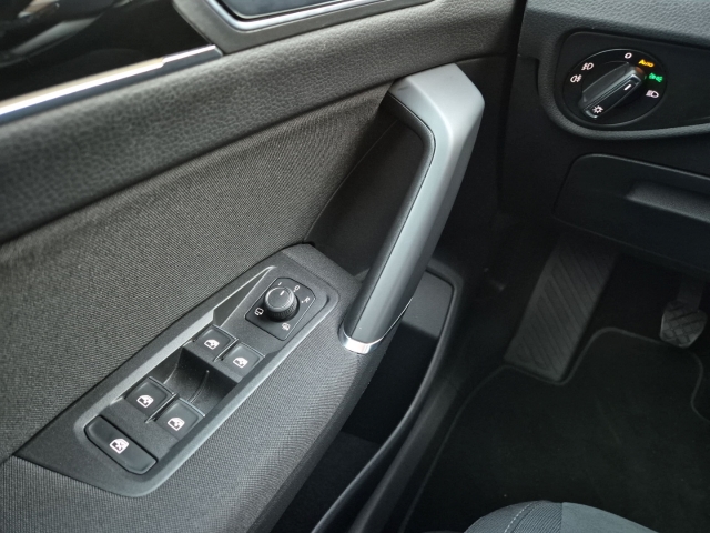 VW - Touran 1.5 TSI Highline 7-Sitzer Stdhzg LED ACC_20