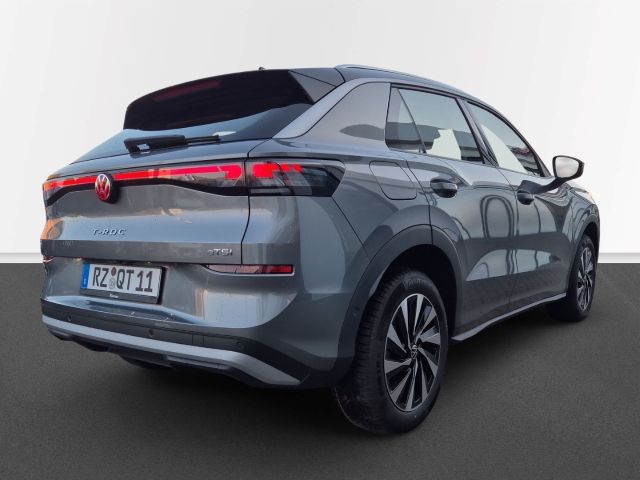 VW - T-Roc Style 1.5 eTSI DSG AHK Navi DAB Allwetter_7