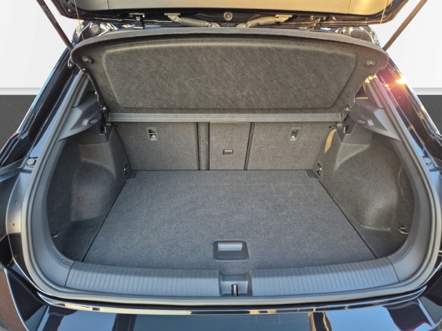 VW - T-Roc R-Line 1,5 TSi DSG AHK Massage Cam Navi_11
