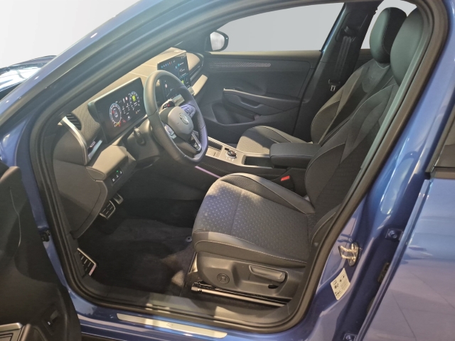 VW - T-Roc R-Line 1.5 eTSI DSG IQDrive&Light Black Style_3