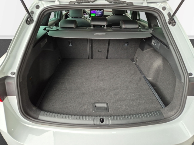 Seat - Leon Sportstourer 2,0 TDI DSG FR ACC Cam SHZ FullLink_11