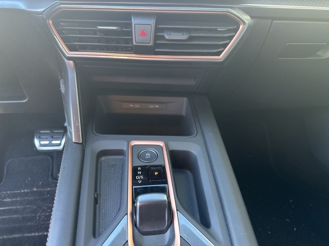 Cupra - Leon VZe-Hybrid Sennheiser ACC SHZ Navi Leder_12