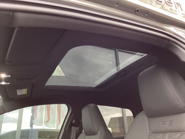 Audi - RS3 Sportback Matrix Keramik RS-Auspuff Panorama Massage_16