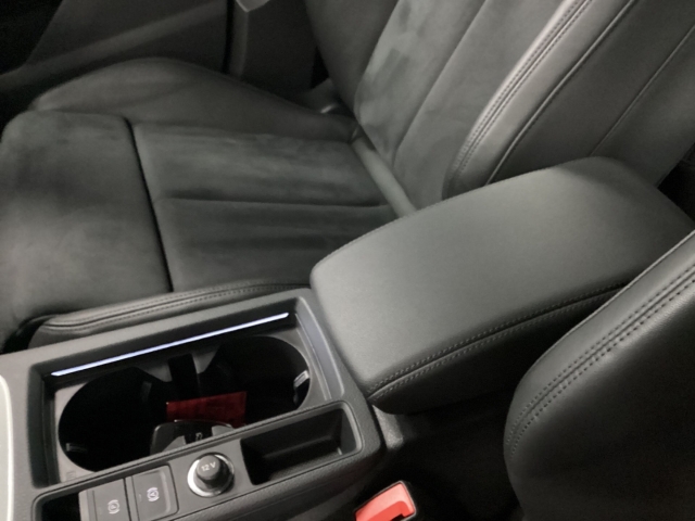 Audi - Q3 S line 35TDI quattro S tronic Navi LED El. Heckklappe Leder_18