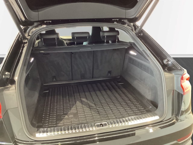 Audi - Q8 competition plus 55TFSI quat.S line*Nachtsicht*Matrix*B&O_9