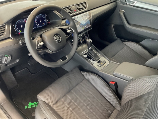 Skoda - Superb 2.0 TDI Combi Style AHK ACC Navi LaneAssist_18