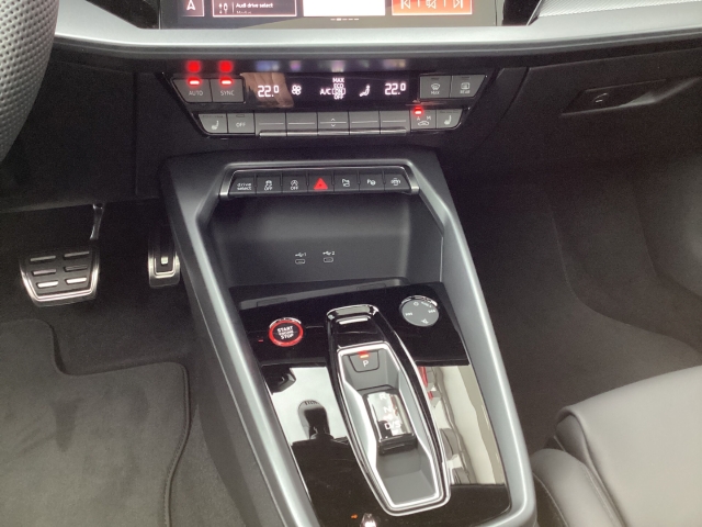 Audi - RS3 Sportback Matrix Keramik RS-Auspuff Panorama Massage_13