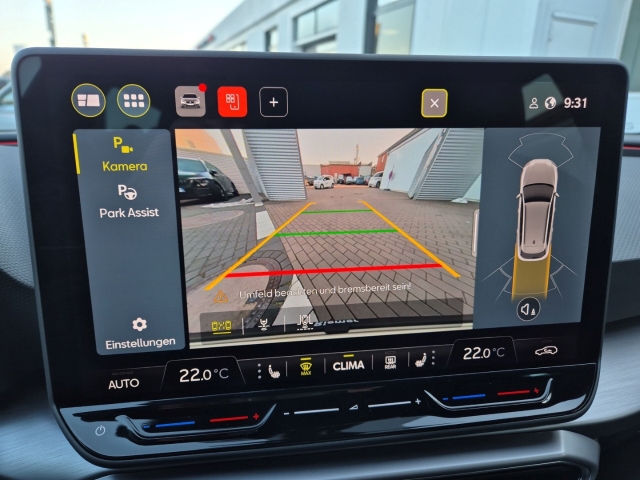 Seat - Leon Sportstourer FR 2,0 TDi DSG AHK ACC CAM Kessy_20