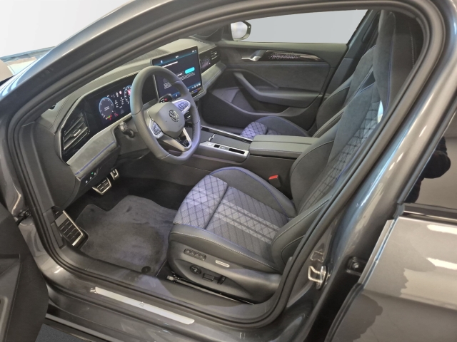VW - Passat R-Line Black Style 2.0 TDi DSG AHK IQDrive_3