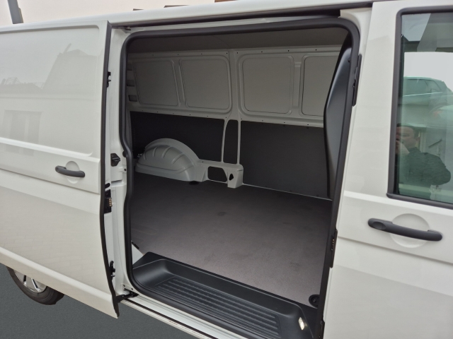 VW - T6.1 Kasten 2.0 TDI lang L2H1 AHK Navi LKW Cam Holzboden_12