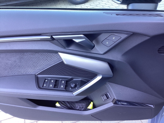 Audi - RS3 Limousine RS-Schale RS-Abgas Keramik Matrix_19