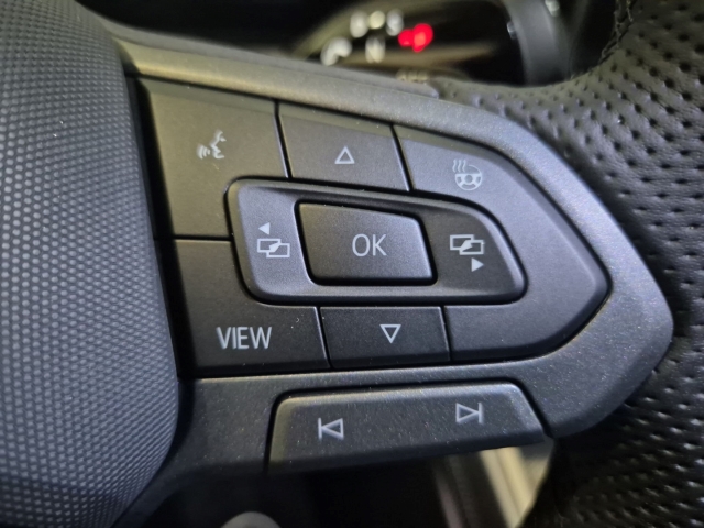 VW - T-Roc R-Line 1.5 eTSI DSG IQDrive&Light Black Style_18