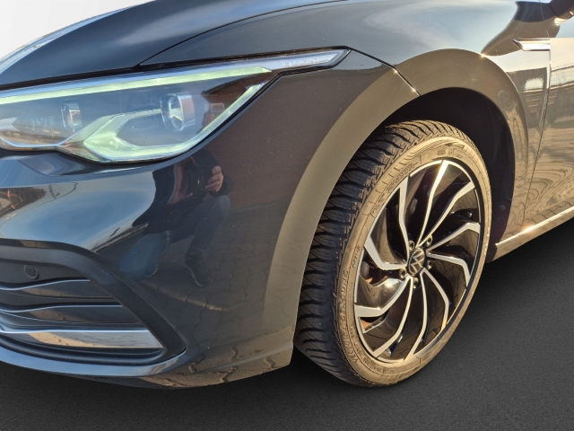 VW - Golf VIII Style 1.5 eTSI DSG AHK Matrix CAM SHZ_4