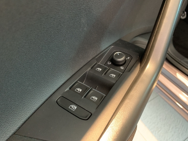 VW - Taigo R-Line TSI 85 kW (116 PS) 6-Gang NAVI SHZ BT_17