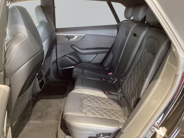 Audi - Q8 competition plus 55TFSI quat.S line*Nachtsicht*Matrix*B&O_10