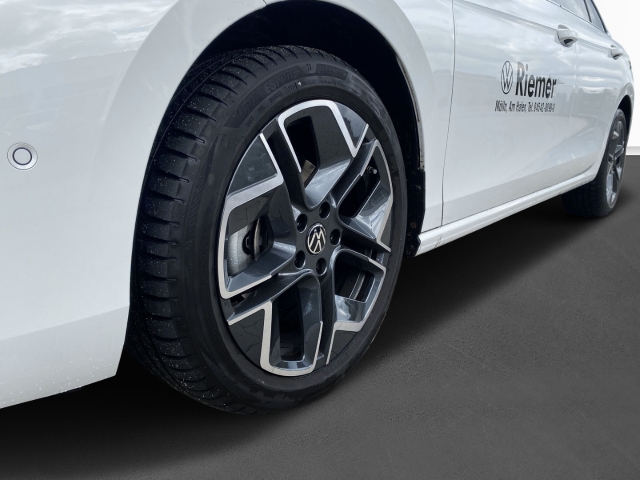 VW - Passat Variant Elegance 2.0TDI 110kW 7-Gang-DSG HUD AD StandHZG AHK-klappbar El. Panodach_4