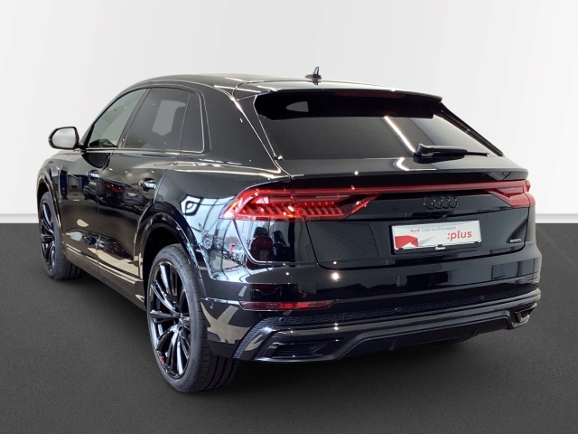 Audi - Q8 competition plus 55TFSI quat.S line*Nachtsicht*Matrix*B&O_2