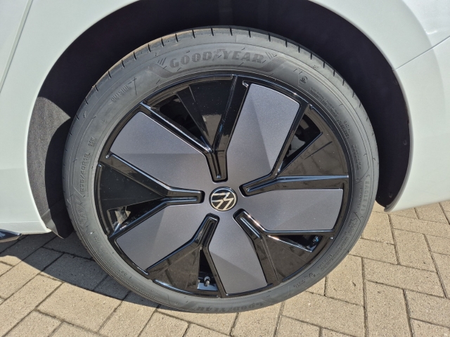 VW - Passat Variant R-Line Black Style 2.0 TDi DSG AHK IQDrive_18