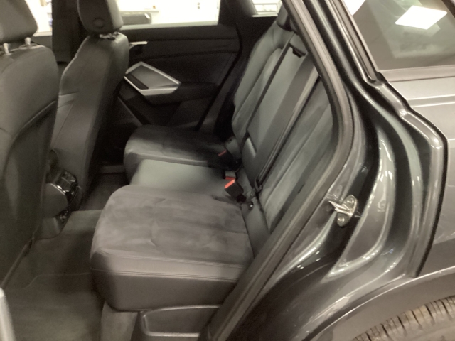 Audi - Q3 S line 35TDI quattro S tronic Navi LED El. Heckklappe Leder_10