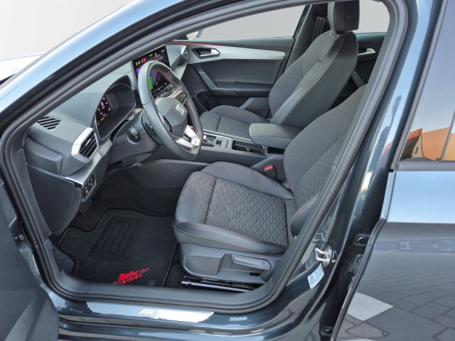 Seat - Leon Sportstourer FR 2,0 TDi DSG AHK ACC CAM Kessy_3