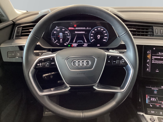 Audi - e-tron 55 quattro 300 kW 360 Kamera El. Heckklappe Navi SHZ_12