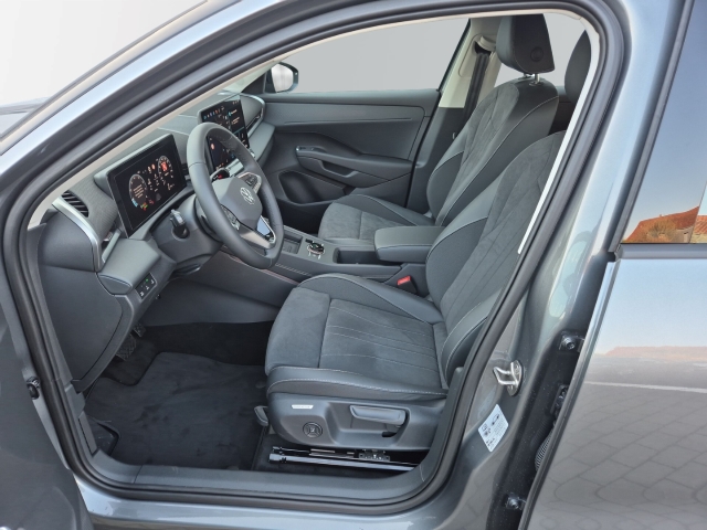 VW - T-Roc Style 1.5 eTSI DSG AHK Navi DAB Allwetter_3