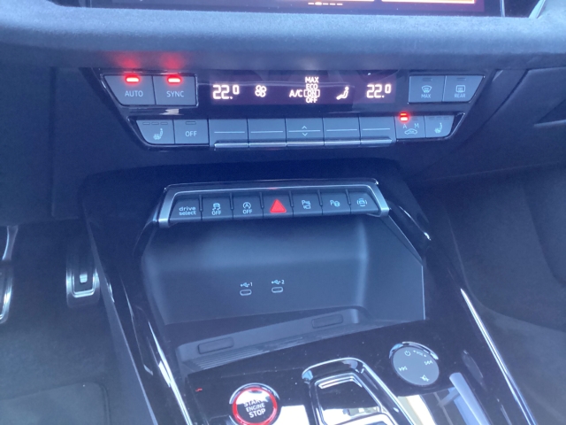 Audi - RS3 Limousine RS-Schale RS-Abgas Keramik Matrix_13