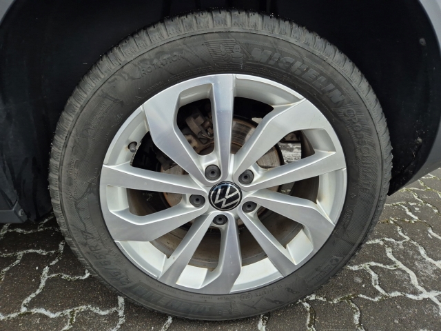 VW - T-Roc Style 1,5 TSI DSG AHK Stdhgz Massage Navi_18