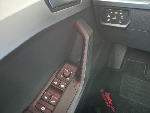 Seat - Leon Sportstourer 2,0 TDI DSG FR ACC Cam SHZ FullLink_18