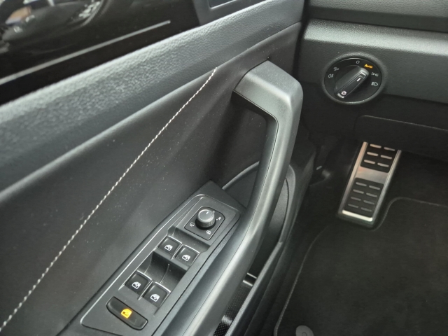 VW - T-Roc R-Line 2.0 TDI DSG AHK Navi Massage Cam_20
