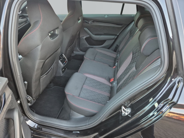 Skoda - Octavia Combi RS 2,0 TDi DSG AHK Lenkrad heizbar_10